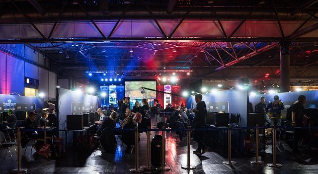 League of Legends mobile esports performance