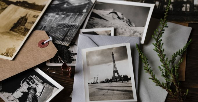 Shutterfly and Snapfish have extensive experience offering online photo services, design services, photo books, greeting cards, and calendars.