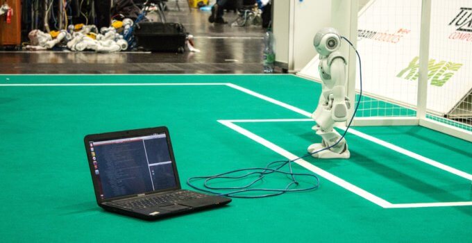Neural networks used to program a robot on a small indoor soccer/football field