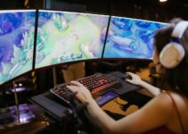 a woman playing League of Legends