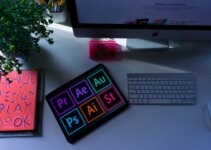 A beginner web designer's silver iMac and Apple keyboard
